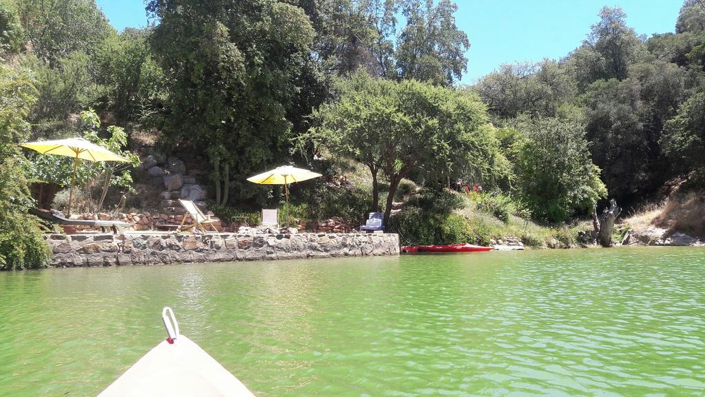 Cabana De Adobe En Lago Rapel Exterior photo