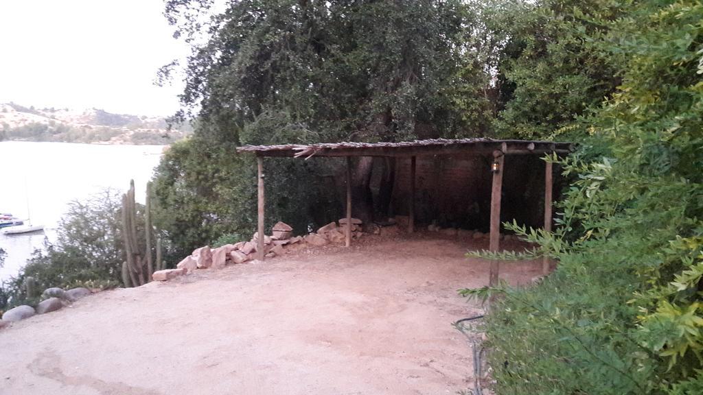 Cabana De Adobe En Lago Rapel Exterior photo